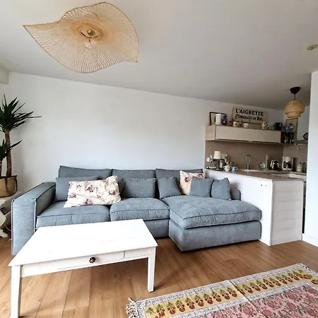Apartmán Flat With Balcony Terrace Near The
